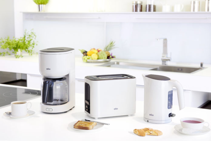 Kaffeemaschine, Wasserkocher und Toaster bilden das Trio der neuen Braun PurEase Frühstücksserie