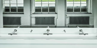 Dyson-Händetrockner gibt es auch in der neuen Toilettenanlage der Stiftung Bauhaus Dessau, die mit Airblad Tabs ausgerüstet ist