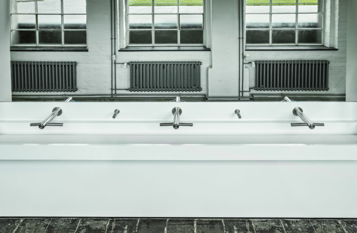 Dyson-Händetrockner gibt es auch in der neuen Toilettenanlage der Stiftung Bauhaus Dessau, die mit Airblad Tabs ausgerüstet ist