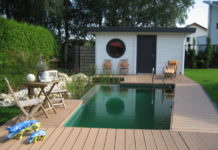 Bei der Planung für ein individuelle Poolhaus von Blockhaus Westerhoff gilt stets der Architekturansatz der Bauhaus-Bewegung, die heute mehr denn je gefragt ist