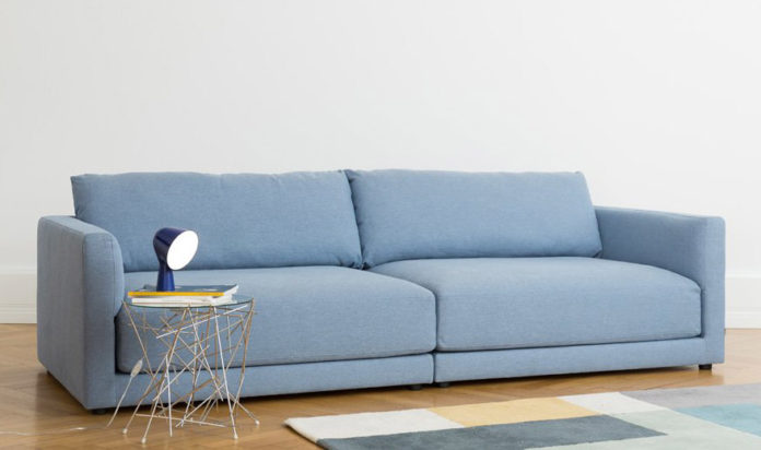 Für ein gemütliches Wohnzimmer braucht man schöne Deko-Artikel und Design-Möbel