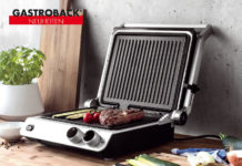 Der Design BBQ Pro von Gastroback ist aufgeklappt als BBQ-Grill einsetzbar