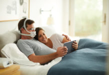 Philips hat jetzt zwei neue Varianten der DreamWear Schlaftherapiemaske auf den Markt gebracht und damit sein Angebot für Schlafapnoe-Patienten um die Full Face und die Gelkissen Maske erweitert