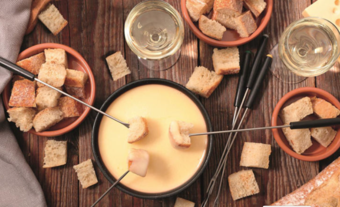 Mit der Raclette-Fondue-Kombination Cheese 'n Co von Tefal gibt es Käsespezialitäten zu jeder Jahreszeit