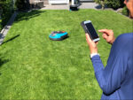 Bei der Digitalisierung im heimischen Garten liegen die smarten Rasenmäher bei den Verbrauchern ganz vorn