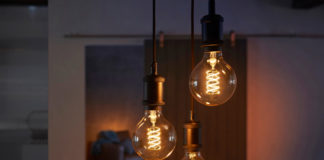 Smart Home im nostalgischen Vintage-Look mit der neuen Philips Hue Filament Kollektion https://www.signify.com/de-de © Signify