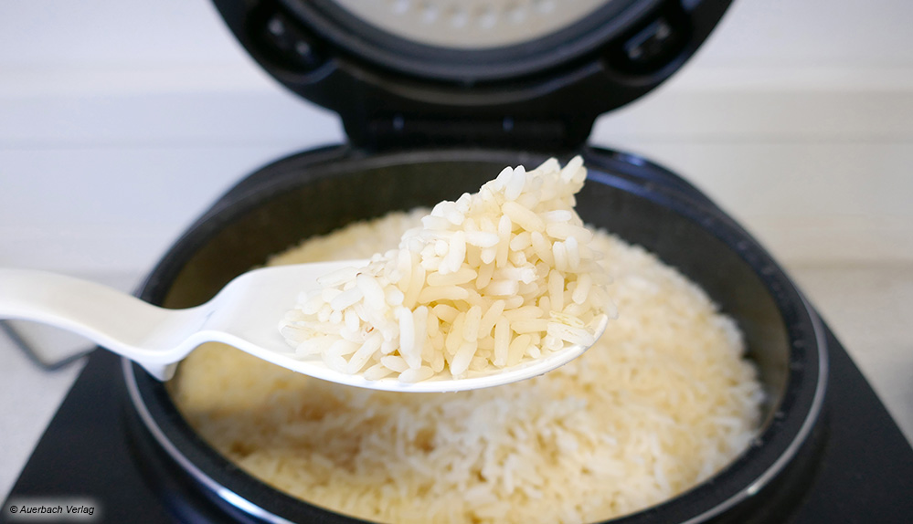 Um große Mengen Reis schnell und einfach zuzubereiten, eignen sich Multikocher hervorragend, wie der Russell Hobbs zeigt