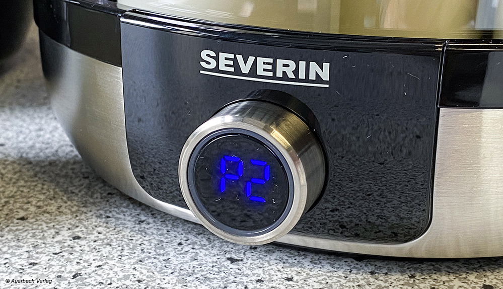 Das Bedienkonzept von Severin basiert auf dem Drehschalter und dem blau leuchtenden Display, das auch als Taste dient