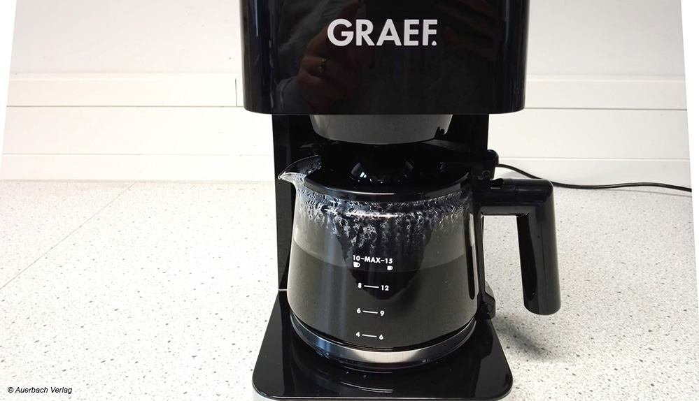 Dank Schwenkfilter kann das Kaffeepulver beim Gerät aus dem Hause Graef einfach eingefüllt werden