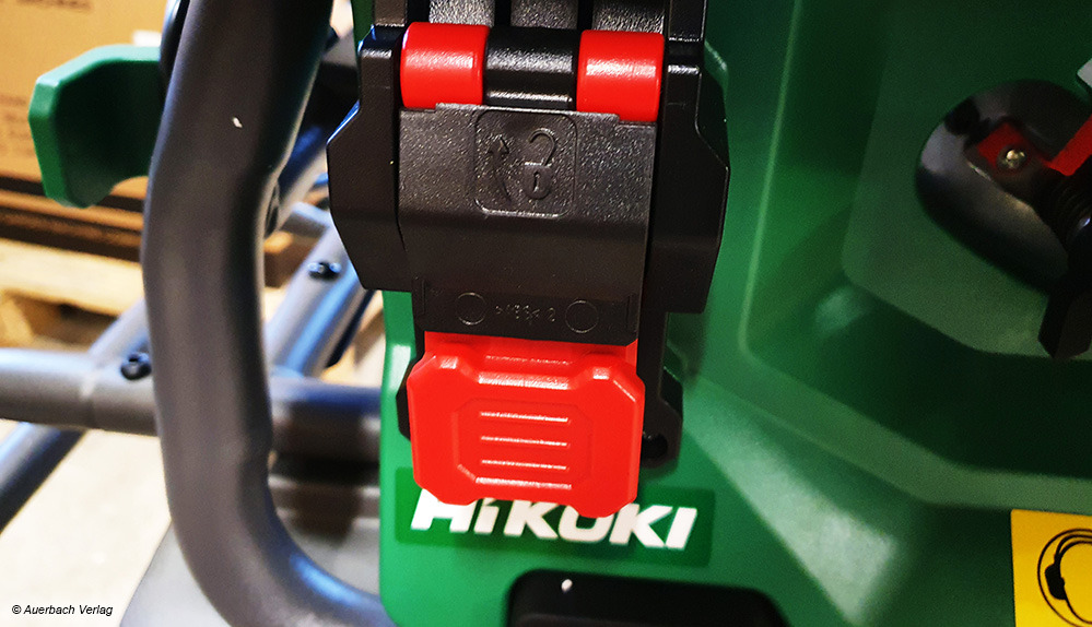 Vorbildlich gelöst: Bei Hikoki lässt sich ein Schutz über den Schalter klappen. Ein versehentliches Einschalten wird so wirkungsvoll verhindert 