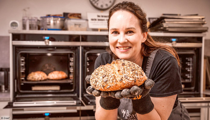 Heidi Schlautmann kommt jetzt als zweites Brotbackgenie hinzu und wird Graef u. a. mit Brotbackkursen unterstützen
