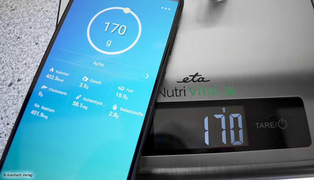 Die Eta Nutri Vital liefert eine tolle App mit und zeigt auf dem Smartphone live alle Nährwertangaben des abgewogenen Lebensmittels