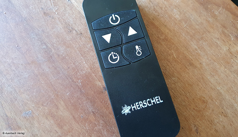 Lobenswert: Herschel gibt zu seinen Geräten eine größere Fernbedienung mit, die gut in der Hand liegt