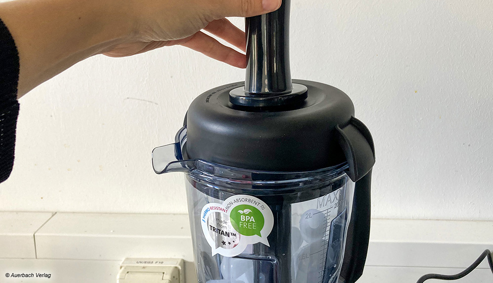 Eine Reihe von Mixern, wie der Vital Blend Mini von Eta, sind mit einem Stopfer ausgestattet, um bei Bedarf nachzuhelfen