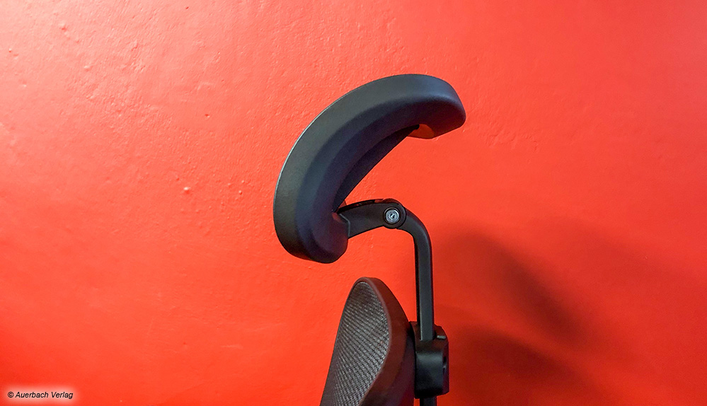 Der Cleverseat-Stuhl hat als einziges Testprodukt eine Kopfstütze. Diese ist sehr flexibel einstellbar 
