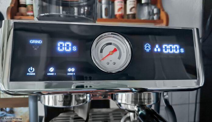 Die Maschine von Beem wird komplett über ein Touchpanel bedient. Dank LED-Anzeige habend die Nutzenden dabei die kompletten Daten im Blick
