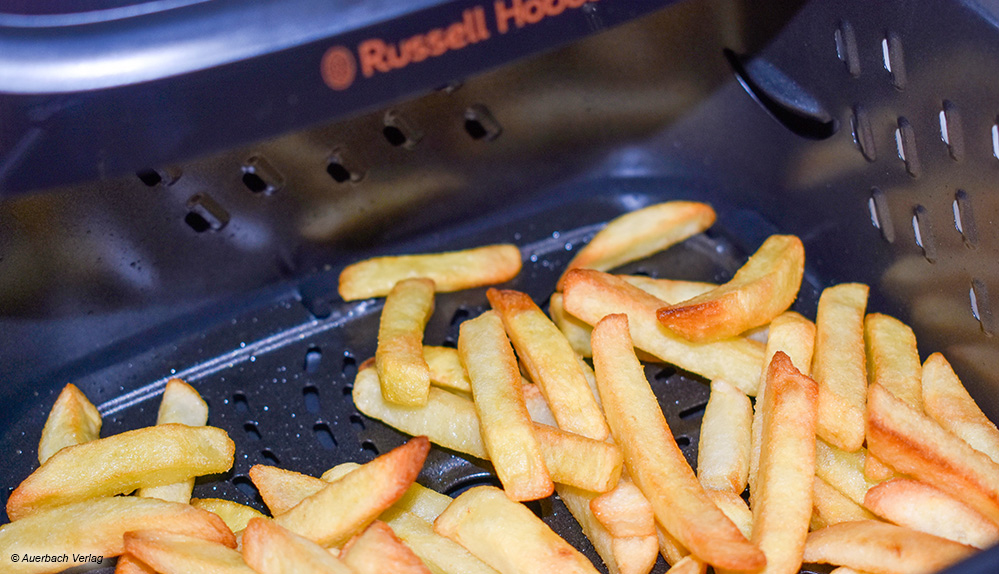 Die heiße Umluft sorgt dafür, dass Pommes auch ohne Wenden gleichmäßig schonend gegart und gebräunt werden