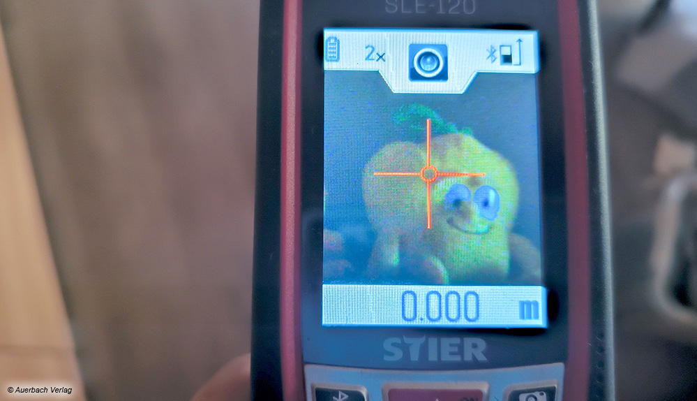 Mit einem Farbdisplay und einer eingebauten Kamera ausgestattet, ist der Laserentfernungsmesser von Stier der am üppigsten ausgestattete im Test 
