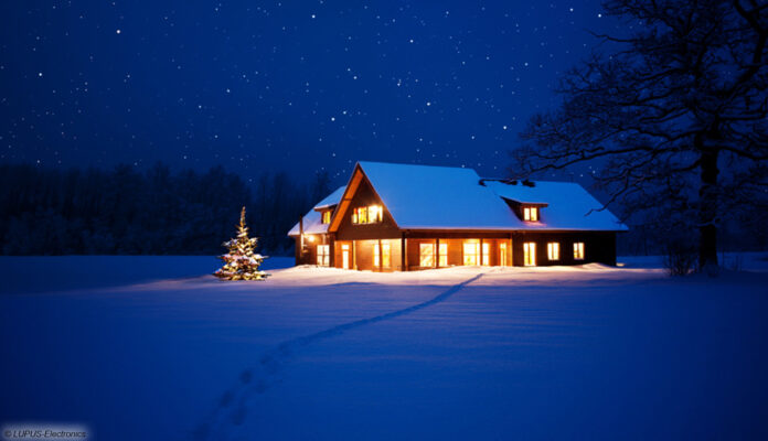 Haus mit Schnee in der Nacht Haus mit Schnee in der Nacht