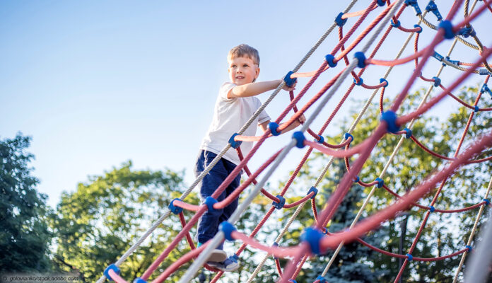 Kind Spielplatz