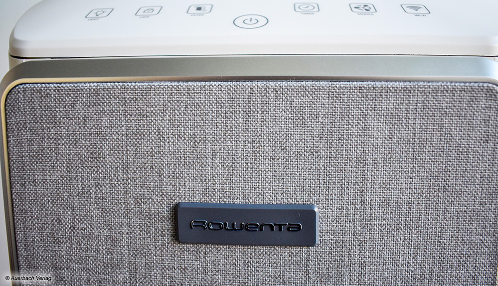 Rowenta spendiert dem PU6180 eine Edeloptik mit Textilabdeckung und farbiger Luftqualitätsanzeige