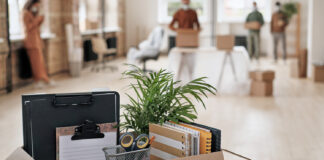 Umzungskarton in einem Büro