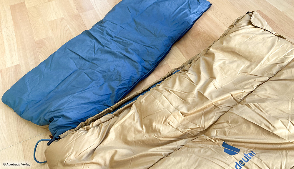 Beim Schlafsack von Deuter kann das Kissen abgenommen werden, damit er sich besser als normale Decke nutzen lässt