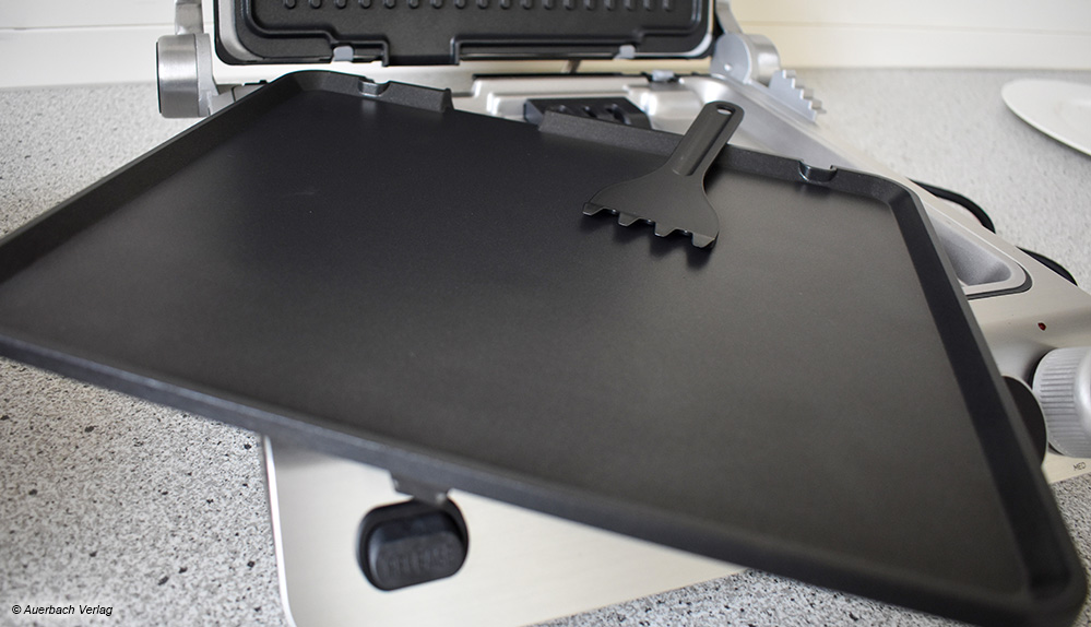 Gastrobacks Kontaktgrill Design BBQ Pro bietet einen glatten Boden und einen geriffelten im Deckel an