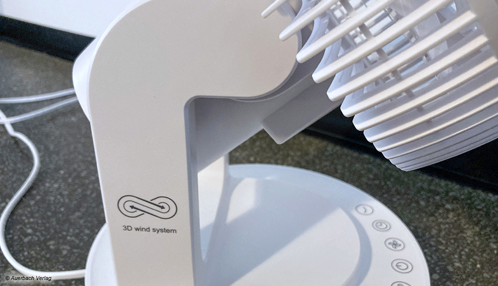 Der Tischventilator von Stylies verfügt über 3D-Oszillation, also automatisches Schwenken in horizontaler und vertikaler Richtung