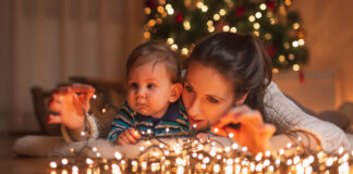 Lichterkette Frau Kind Baby