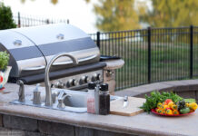 Outdoorküche mit Grill