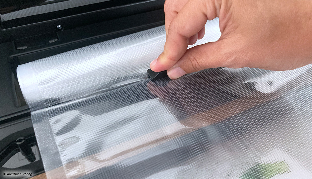 Praktisch: Fast alle Modelle haben einen Folienschneider, der das individuelle Zuschneiden vereinfacht und Abfall spart
