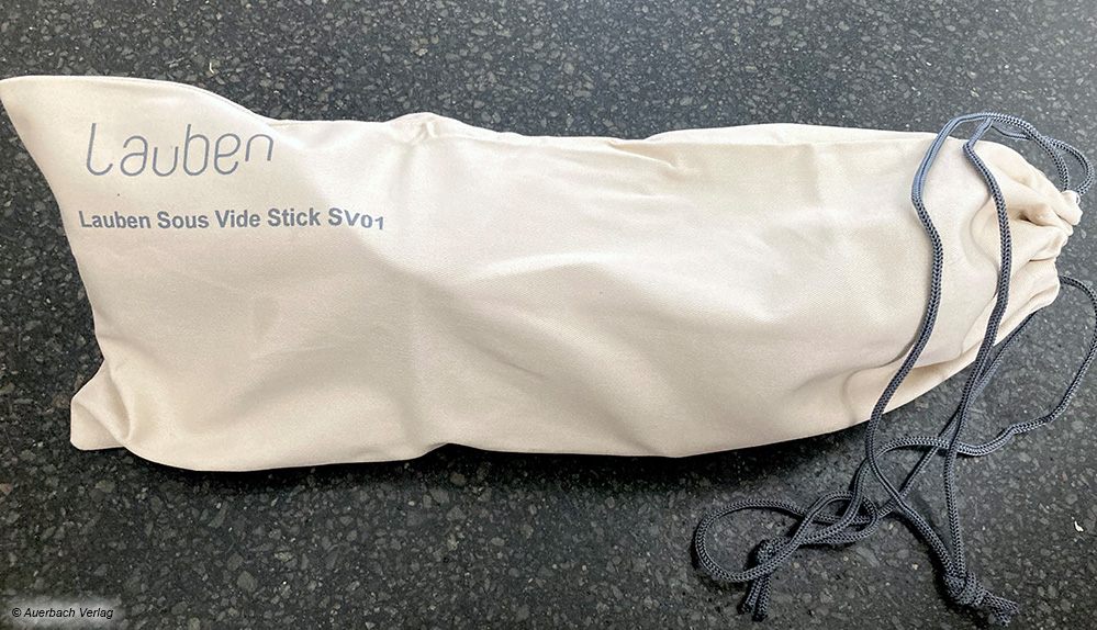 Zur sicheren und komfortablen Aufbewahrung findet der Sous-vide-Garer von Lauben in der zugehörigen Schutzhülle Platz