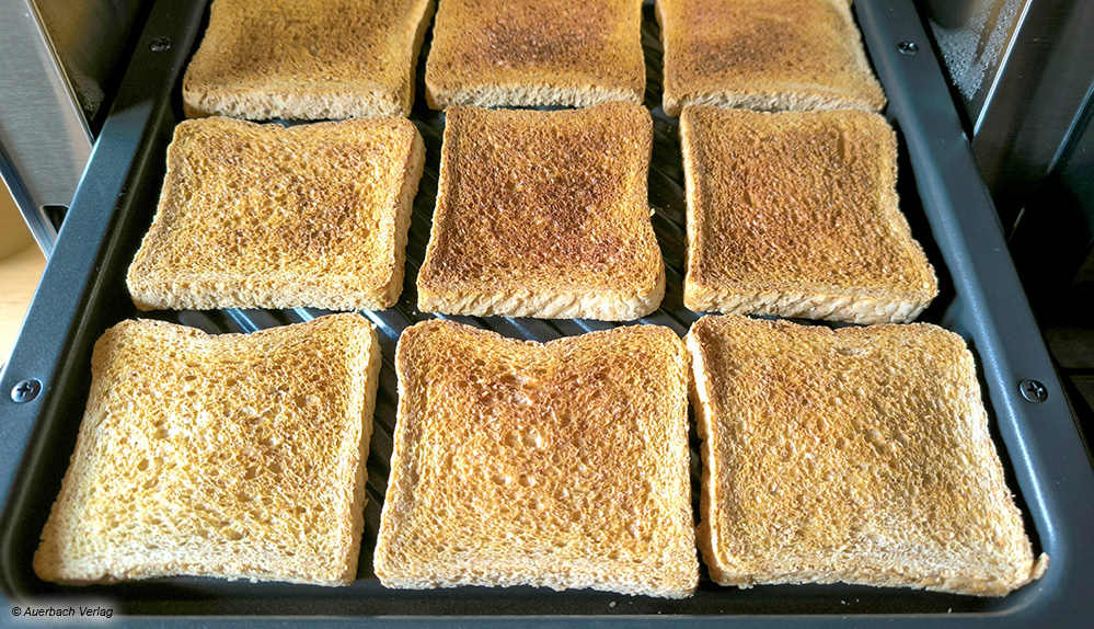 Das es beim Grillen auch deutlich besser geht, beweist das Gerät von Panasonic. Hier sind alle Toastscheiben ordentlich gebräunt, aber nicht verbrannt