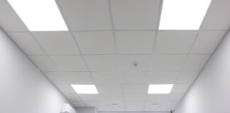 LED Panel an Zimmerdecke