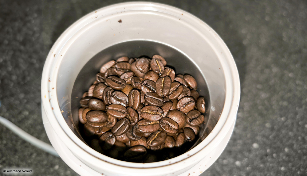 Die einzige Kaffeemühle mit Schlagmahlwerk muss je nach gewünschtem Mahlgrad manuell entsprechend lange angeschaltet werden