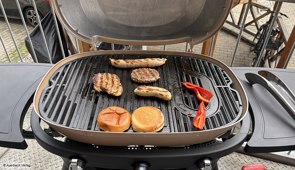 Hamsons Ryde kommt mit großer Grillfläche, drei stufenlos einstellbaren Edelstahlbrennern und emaillierter Grillplatte