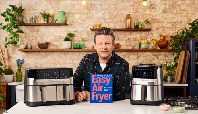 Die langjährige Partnerschaft zwischen Tefal und Jamie Oliver stellt eine Doppelkammer-Heißluftfritteuse und einen rotierenden Pizzaofen vor.