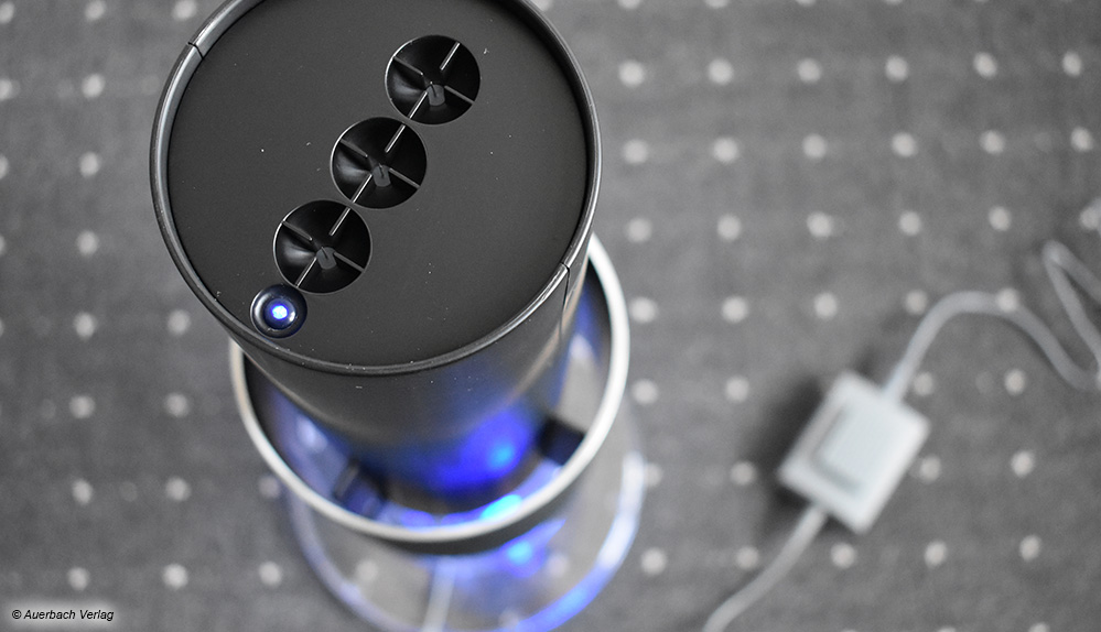 Der Ionflow strahlt ein angenehm blaues Licht aus, das als Funktionssignal auch nötig ist – er macht nämlich kein Geräusch