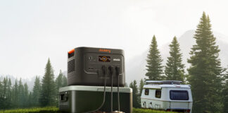 Die neue Powerstation Exlporer 3000 v2 von Jackery dient zum Campen oder als Notstromlösung.