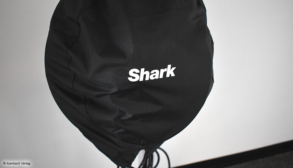 Nach dem außerhäusigen Einsatz bleibt der Shark einfach stehen, weil man ihn mit der Abdeckung schützen kann
