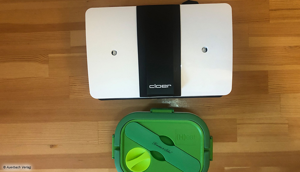 Das kleinste und das größte Testmodell: Die Elektro-Lunchbox von Rosenstein & Söhne trifft auf das Wasserdampfgerät von Cloer 

