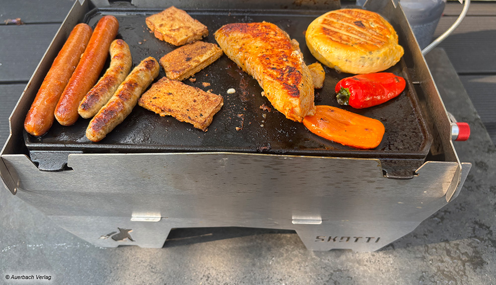 Die passgenaue Plancha-Platte für den Skotti-Gasgrill bringt eine deutlich Aufwertung für das Modell und das Grillerlebnis