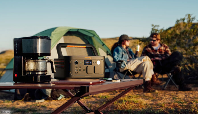 Explorer 500 v2 Powerstation von Jackery Die Explorer 500 v2 von Jackery ist die kompakteste und leichteste LiFePO4-Powerstation ihrer Klasse