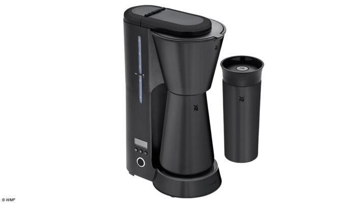 KÜCHENminis Aroma Kaffeemaschine Thermo to go von WMF Die kompakte WMF KÜCHENminis Aroma Kaffeemaschine Thermo to go in Deep Black passt sich flexibel individuellen Kaffeeroutine an