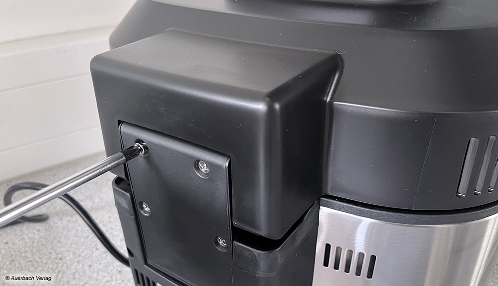 Umständlich: Zum Kochen, Braten oder Dämpfen muss beim Power XL erst der Airfry-Deckel abmontiert und durch den Glasdeckel ersetzt werden
