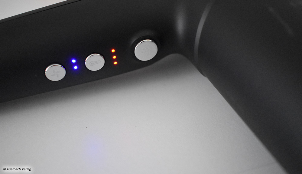 Gute Idee von Kasho: Neben den Tasten für Temperatur und Gebläsestufe informieren LEDs über die aktuelle Einstellung