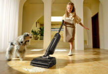 Kind und Hund mit MOVA M50 Ultra