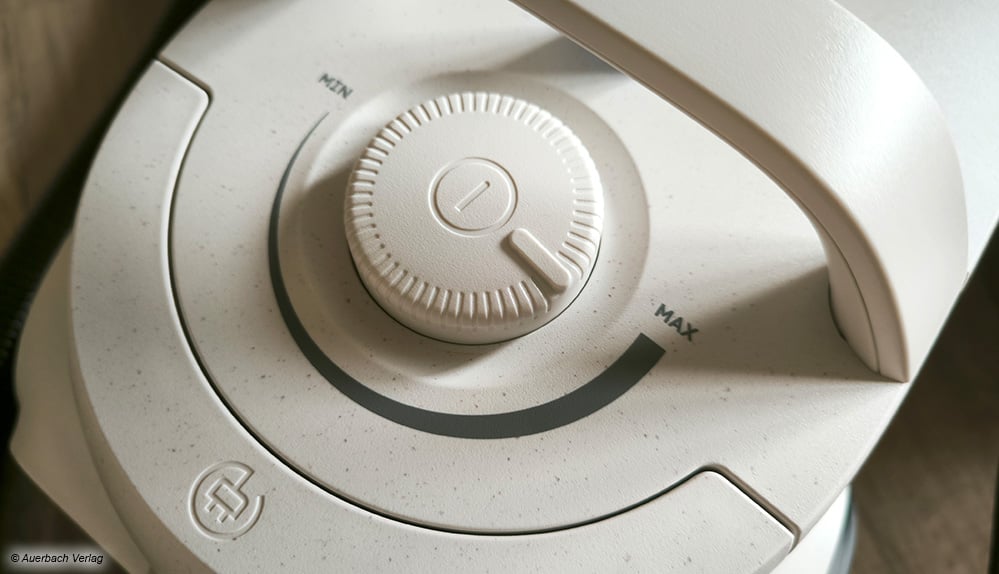 Eine elektronische Leistungsregulierung ist praktisch: Die benötigte Saugleistung lässt sich einstellen und damit der Verbrauch regulieren
